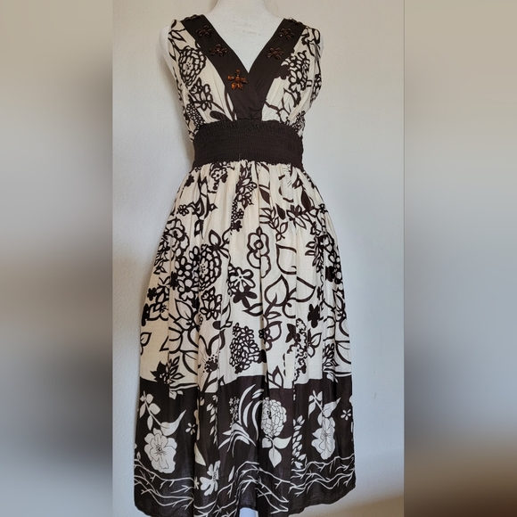 Dress - Picture 7 of 7